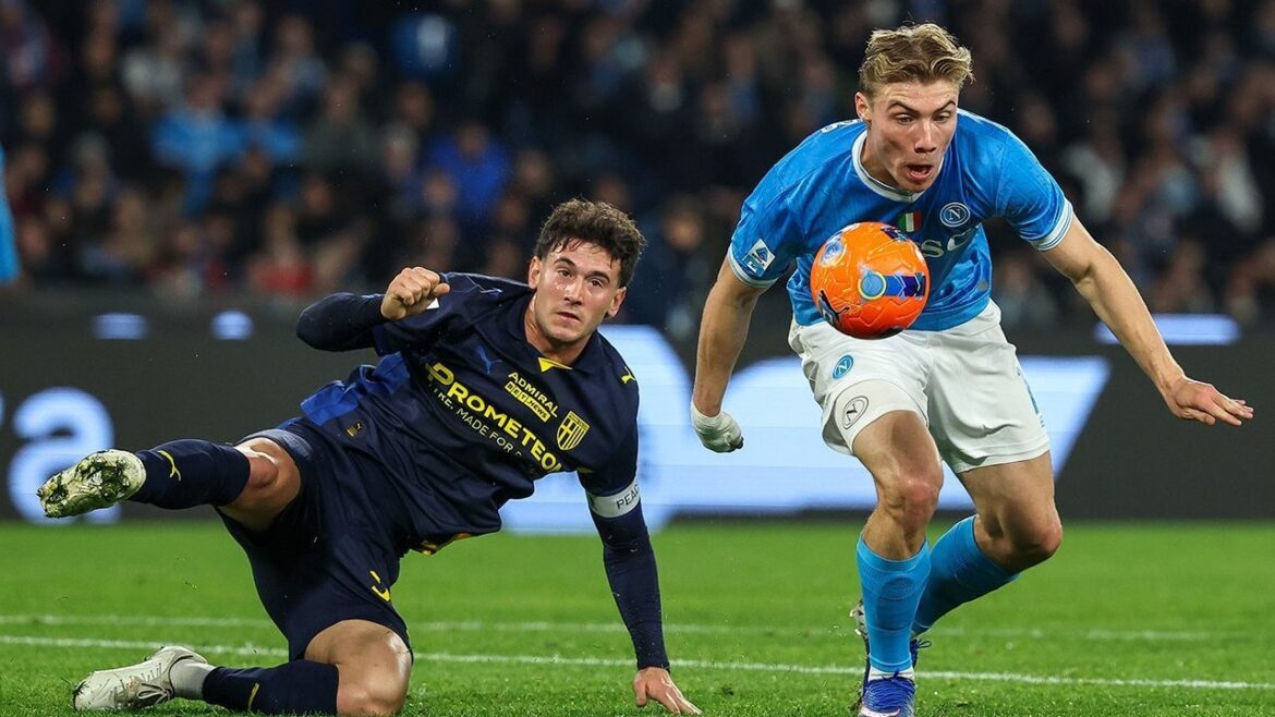 Hasil Napoli vs Parma: Gol McTominay Dianulir VAR, Parma Pulang dari Maradona dengan Satu Poin
